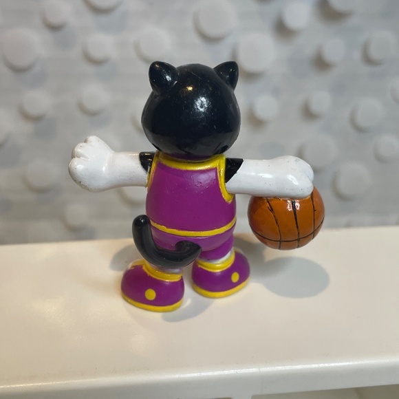 🎉5 for $10- Webkinz "SHOOTIN' HOOPS BLACK & WHITE CAT" Figure - Picture 2 of 4